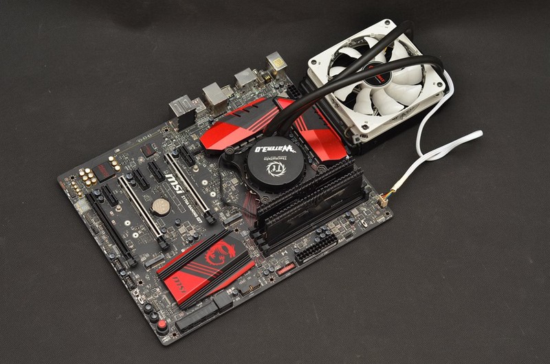 怎么滴也是芯片组旗舰~Z170+2颗东芝Q300 120G SSD玩RAID