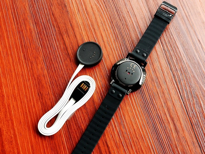 离线播放音乐 心率测试50米防水 Misfit Vapor运动智能表体验