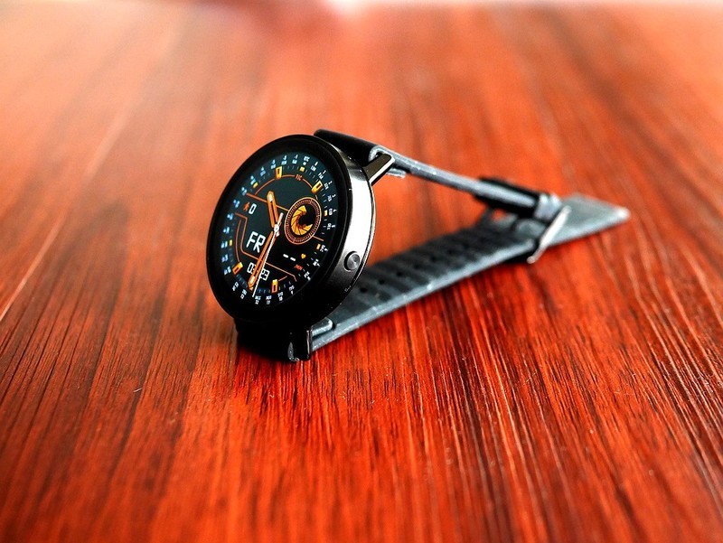 离线播放音乐 心率测试50米防水 Misfit Vapor运动智能表体验