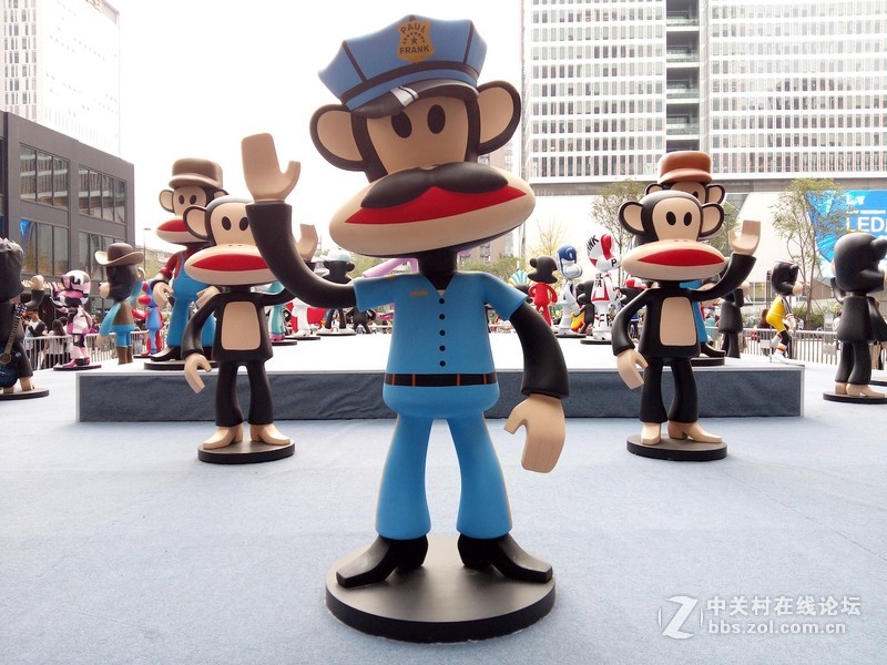 用超级手机的眼睛看世界--大嘴猴展览