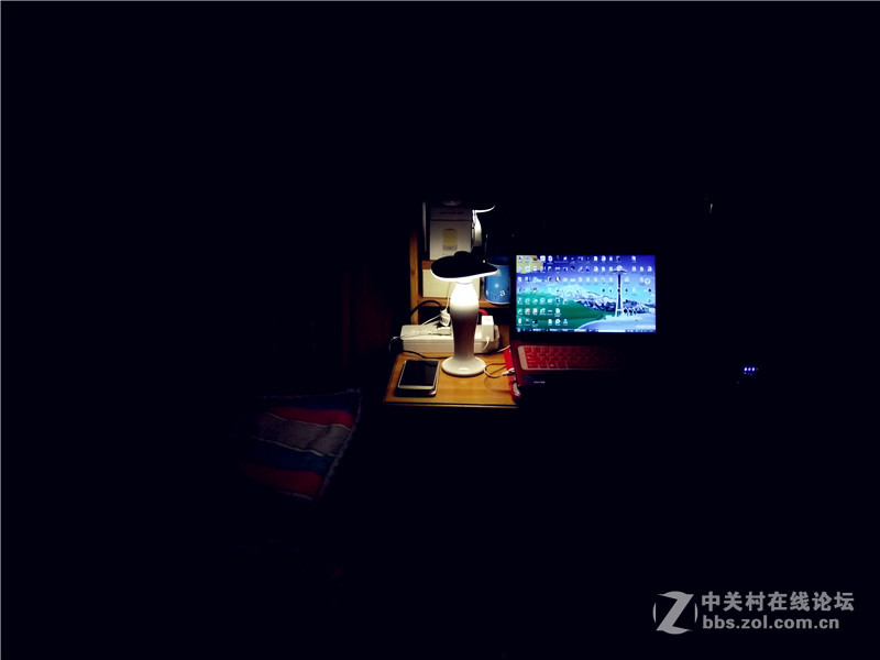 嗨，伊丽莎白，今晚约吗----伊丽莎白语音灯深夜陪我一起撸稿