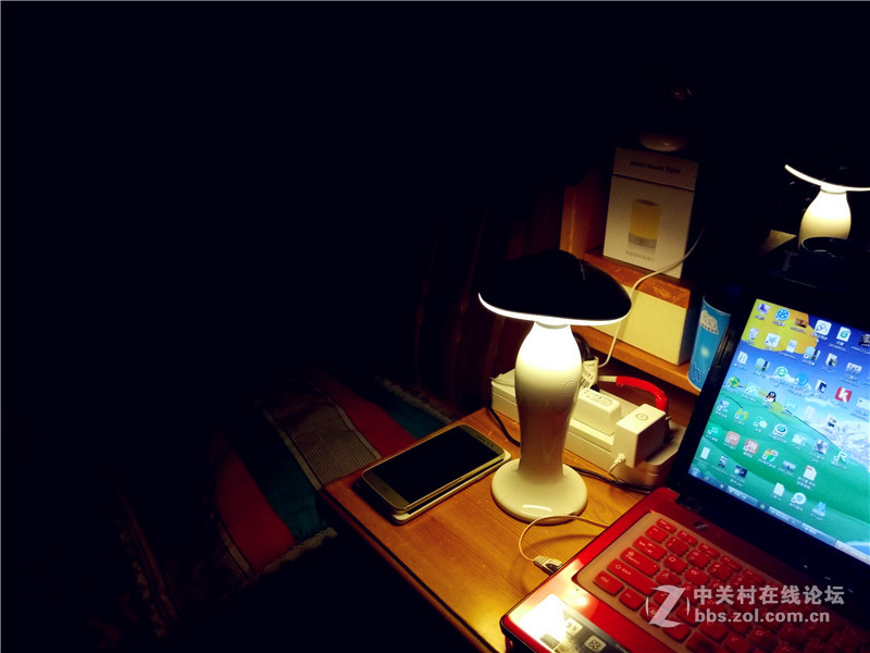 嗨，伊丽莎白，今晚约吗----伊丽莎白语音灯深夜陪我一起撸稿