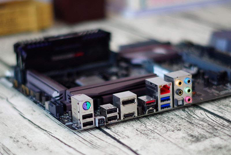 电竞机箱流行硬汉风，装了台先马塞恩3一起感受阳刚之气