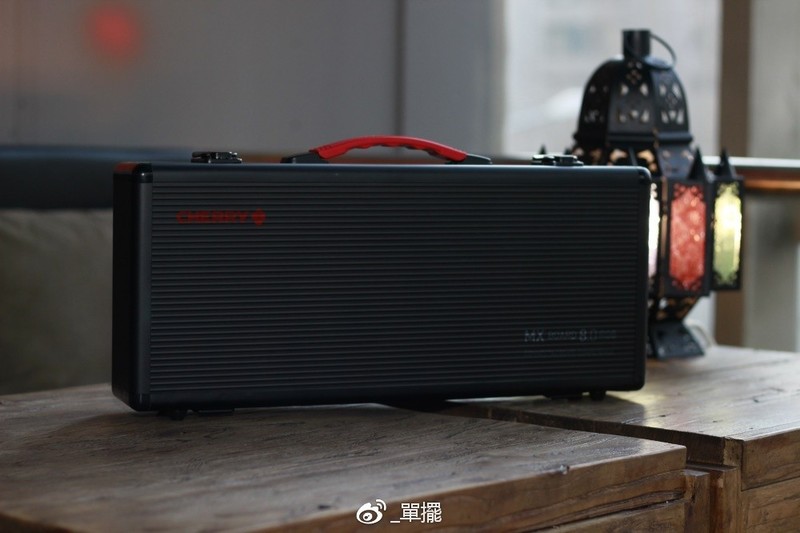 【單擺出品】新的一年，用CHERRY黑8开头