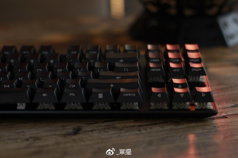 【單擺出品】新的一年，用CHERRY黑8开头