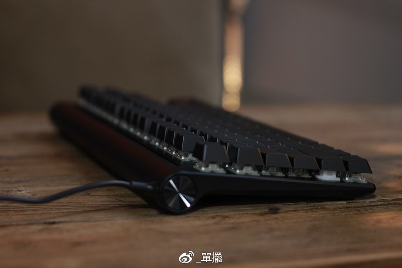 【單擺出品】新的一年，用CHERRY黑8开头