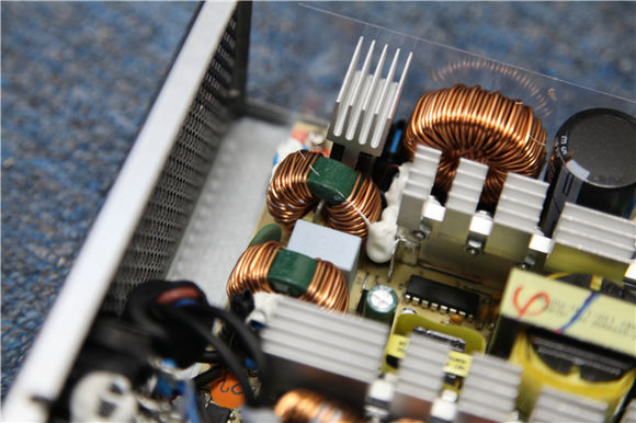 R9 280功耗怎样？搭航嘉MVP 600拆卸测评