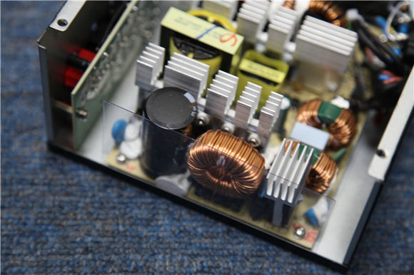 R9 280功耗怎样？搭航嘉MVP 600拆卸测评