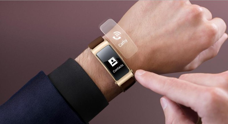 戴上华为手环B3,笑看时尚风云不语