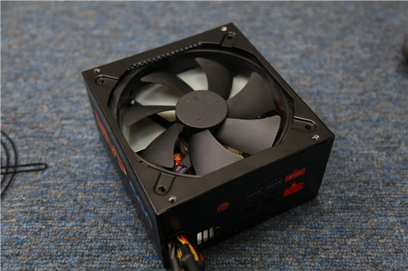 R9 280功耗怎样？搭航嘉MVP 600拆卸测评