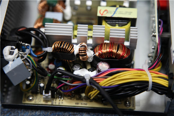 R9 280功耗怎样？搭航嘉MVP 600拆卸测评