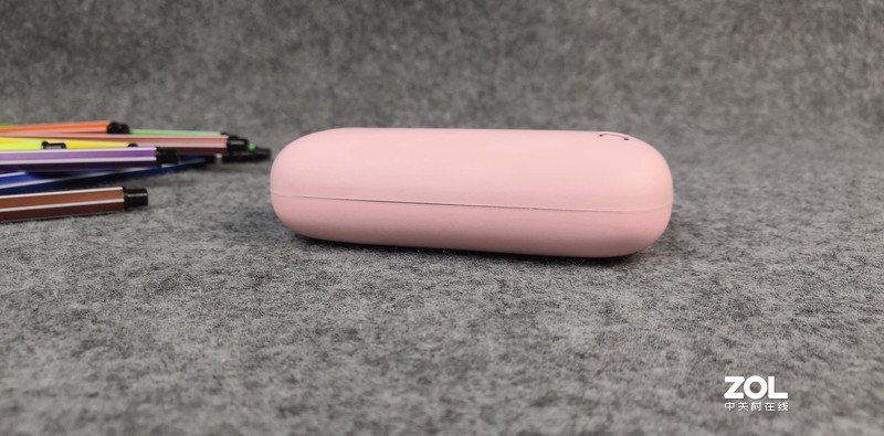 如果卖火柴的小女孩有一个暖手宝，故事结局会不会是另一个版本？