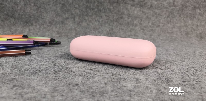 如果卖火柴的小女孩有一个暖手宝，故事结局会不会是另一个版本？