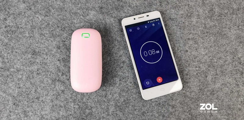 如果卖火柴的小女孩有一个暖手宝，故事结局会不会是另一个版本？