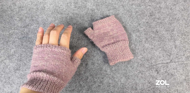 如果卖火柴的小女孩有一个暖手宝，故事结局会不会是另一个版本？