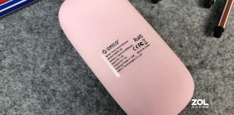 如果卖火柴的小女孩有一个暖手宝，故事结局会不会是另一个版本？