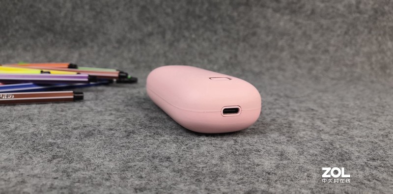 如果卖火柴的小女孩有一个暖手宝，故事结局会不会是另一个版本？