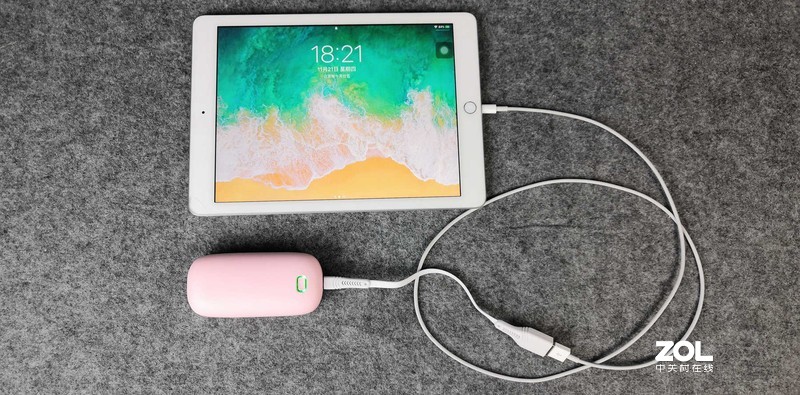 如果卖火柴的小女孩有一个暖手宝，故事结局会不会是另一个版本？