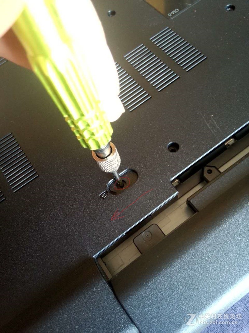 宏碁宏基acerv3572g蛋疼设计加装内存条拆机教程