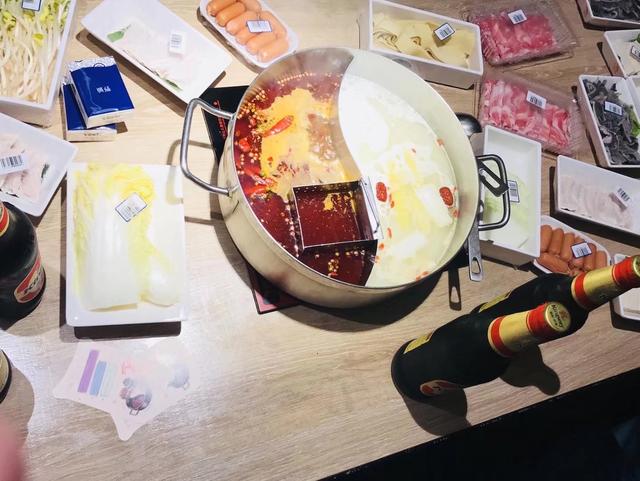 电池又鼓包了！iPhone 8 Plus手机质量堪忧