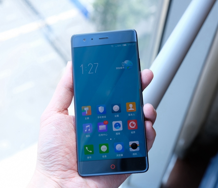 最强无边框搭配完美配置，努比亚Z17开箱图赏