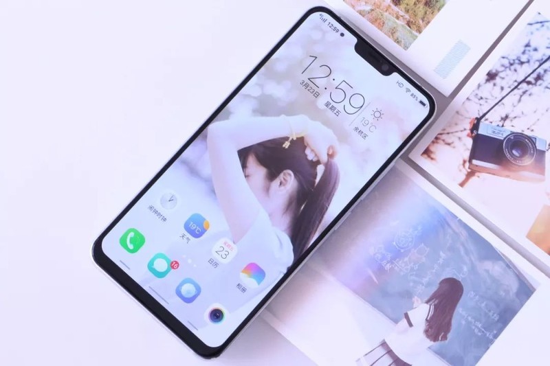 x21美图鉴赏全面屏中的小仙女vivox21a极光白