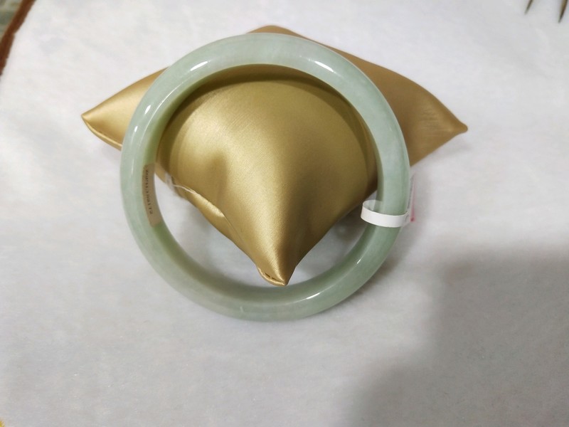 Ⅹ21照像渣死了！比一千多的oP还难看！黄底￣点也不真实