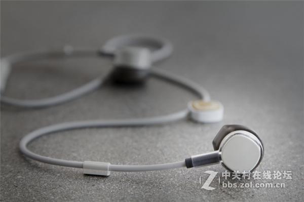 #今日话题#边听边用手机充电的无线蓝牙耳机