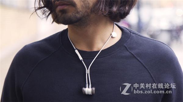 #今日话题#边听边用手机充电的无线蓝牙耳机