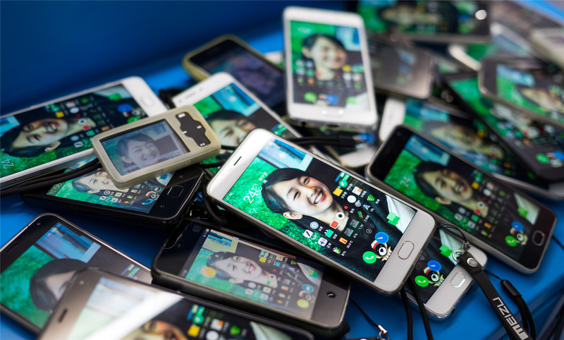 【抢饭碗第3季】震惊！“金玉其外，______！” 十天体验揭开魅蓝5s真相！