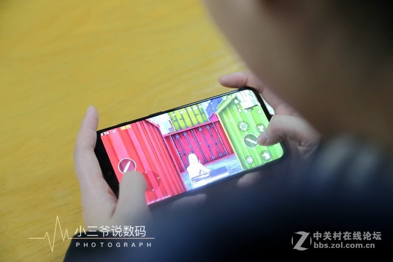 【小三爷出品】西装暴徒、性能怪兽-一加6T全面评测（含对比）