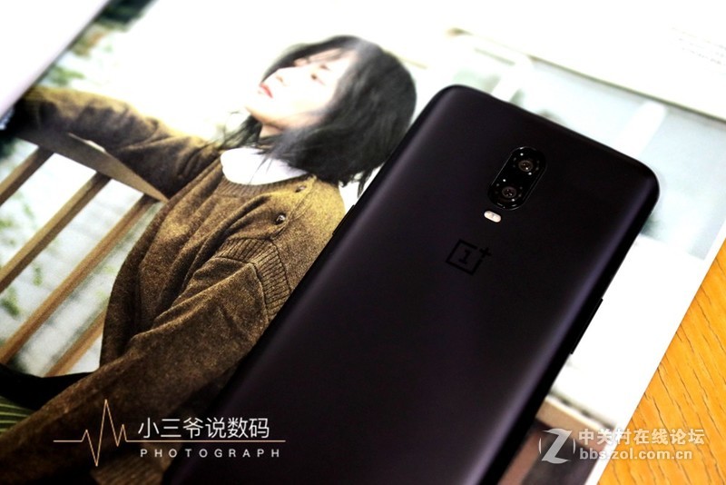 【小三爷出品】西装暴徒、性能怪兽-一加6T全面评测（含对比）