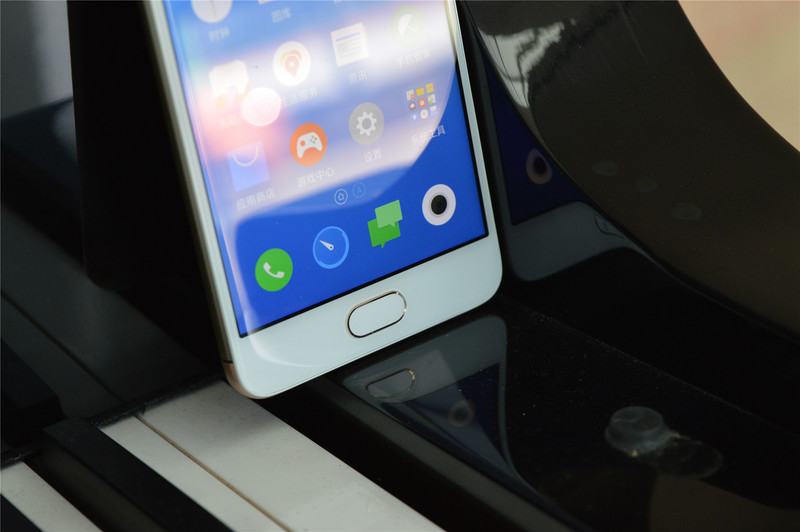 【抢饭碗第3季】震惊！“金玉其外，______！” 十天体验揭开魅蓝5s真相！