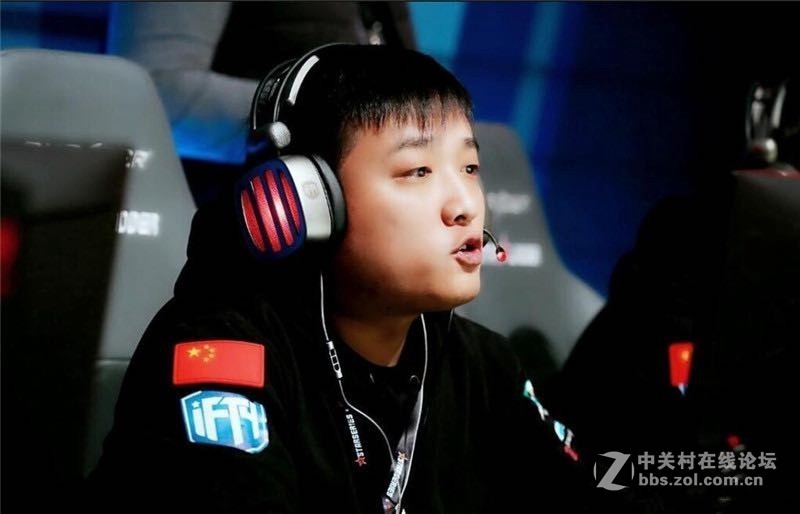 玩FPS不戴耳机的队友，你会选择原谅他吗？