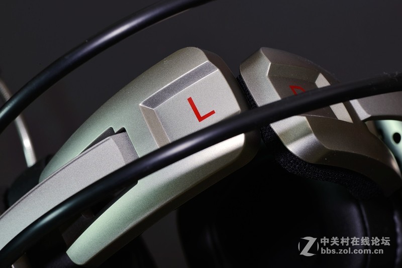 玩FPS不戴耳机的队友，你会选择原谅他吗？