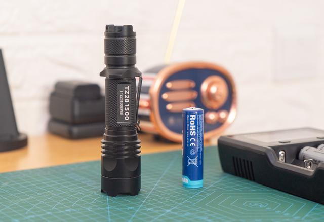 废电池别扔，0电压也能救活，VC4S智能充开箱