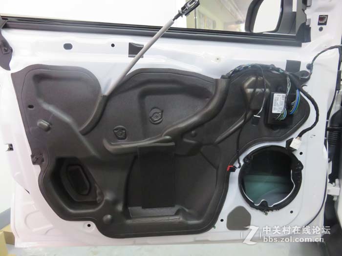 深圳市福田罗湖区启籁专业音响改装店家新款福特福克斯车载音响升级案例