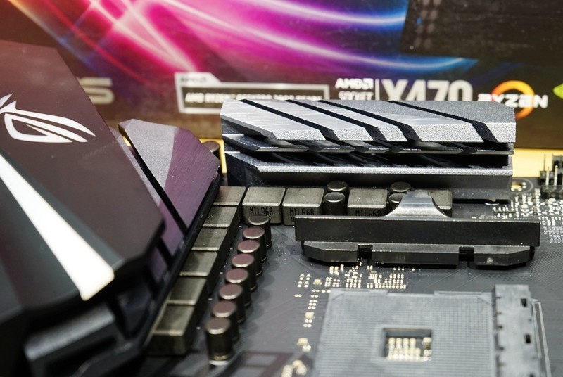 AMD Ryzen2来了——R7 2700X/R5 2600X全球首发详测及超频技巧分享