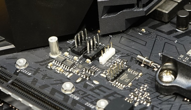 AMD Ryzen2来了——R7 2700X/R5 2600X全球首发详测及超频技巧分享