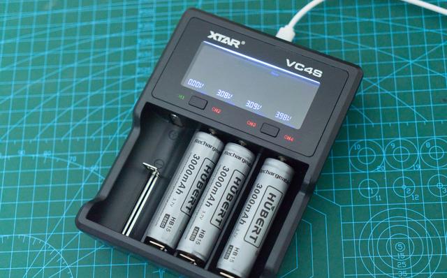 废电池别扔，0电压也能救活，VC4S智能充开箱