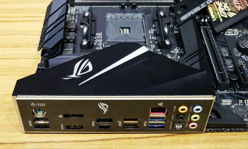 AMD Ryzen2来了——R7 2700X/R5 2600X全球首发详测及超频技巧分享