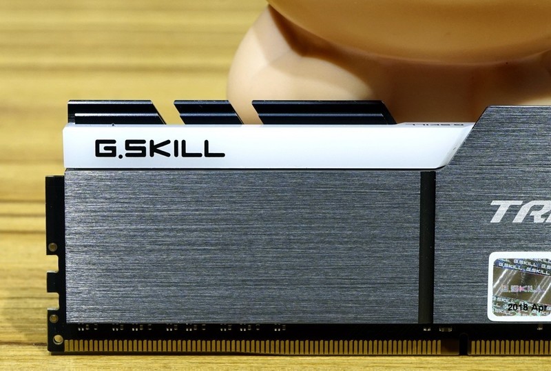 AMD Ryzen2来了——R7 2700X/R5 2600X全球首发详测及超频技巧分享