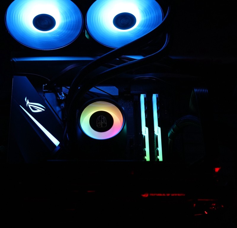 AMD Ryzen2来了——R7 2700X/R5 2600X全球首发详测及超频技巧分享