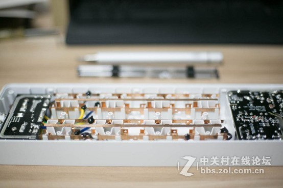 不想要第二个拖线板的看过来，8+5超多接口的拖线板开箱晒物