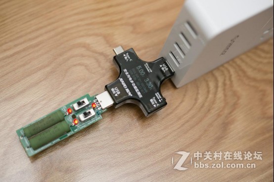 不想要第二个拖线板的看过来，8+5超多接口的拖线板开箱晒物