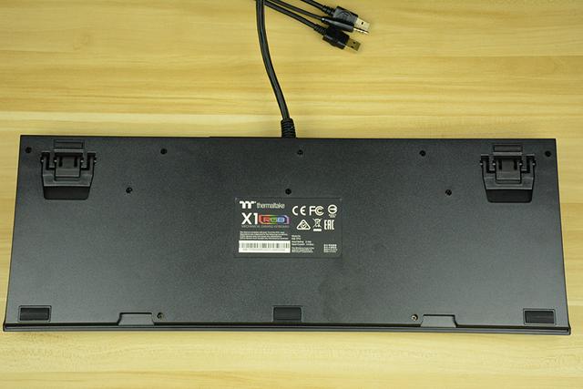 全能等效，自带集线接口的银轴旗舰键盘——Tt X1星脉 RGB