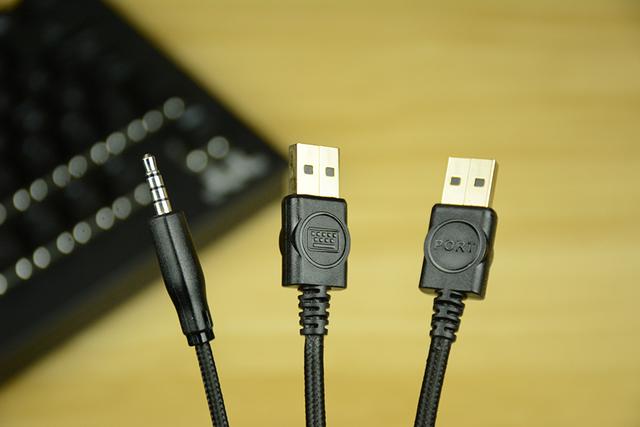 全能等效，自带集线接口的银轴旗舰键盘——Tt X1星脉 RGB