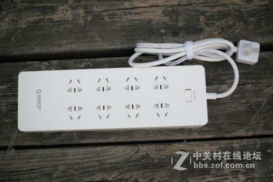 不想要第二个拖线板的看过来，8+5超多接口的拖线板开箱晒物
