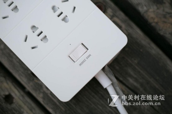 不想要第二个拖线板的看过来，8+5超多接口的拖线板开箱晒物