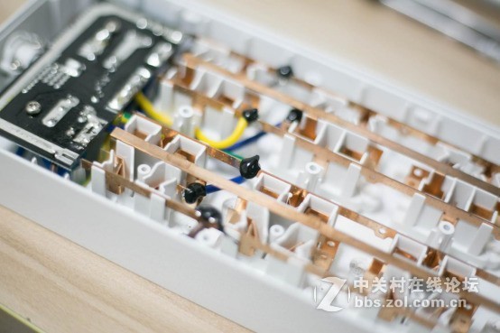 不想要第二个拖线板的看过来，8+5超多接口的拖线板开箱晒物